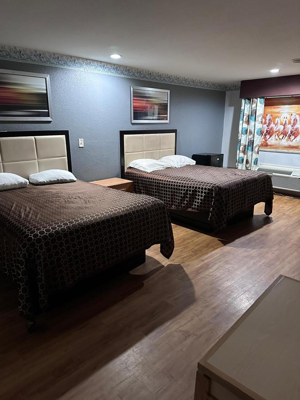 Mustang Inn And Suites ซานอันโตนิโอ ภายนอก รูปภาพ